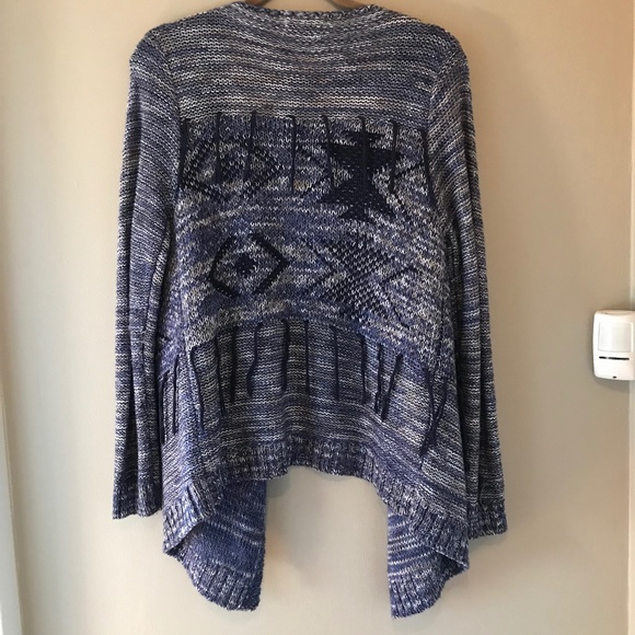 Crème Sweater - Picture 1 of 2